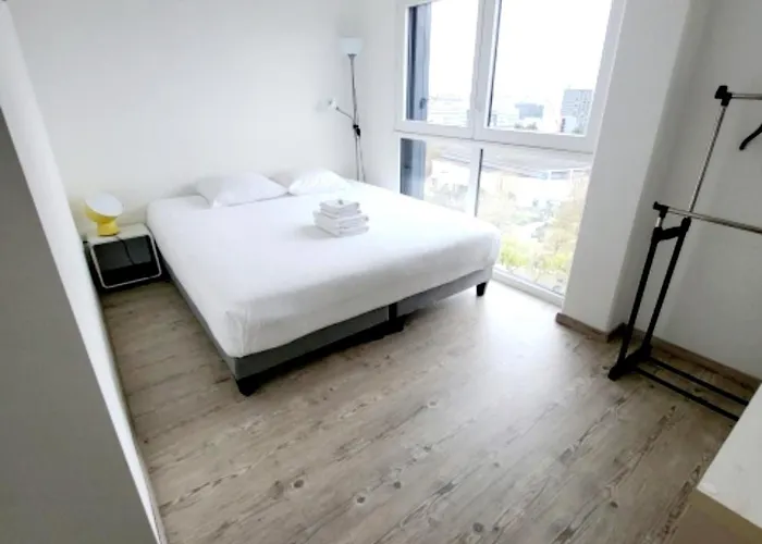 De Monzie 6pers Tv Wifi 2